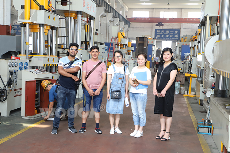 四梁四柱液壓機